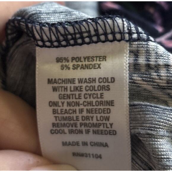 Crown & Ivy Navy Ribbed Tiger Print Long Sleeve Top Size Large NWT - Picture 3 of 3